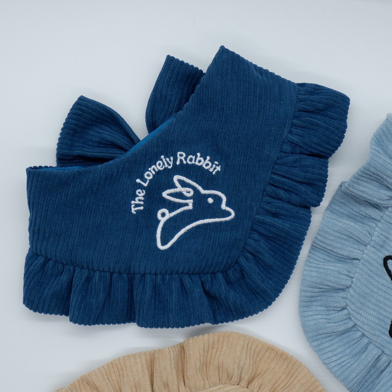 The Lonely Rabbit Fluff Flip Scarf ผ้าผันคอน้องหมาน้องแมว เป็นได้ทั้งโบว์หรือผ้าผันคอ  มี 7 สี